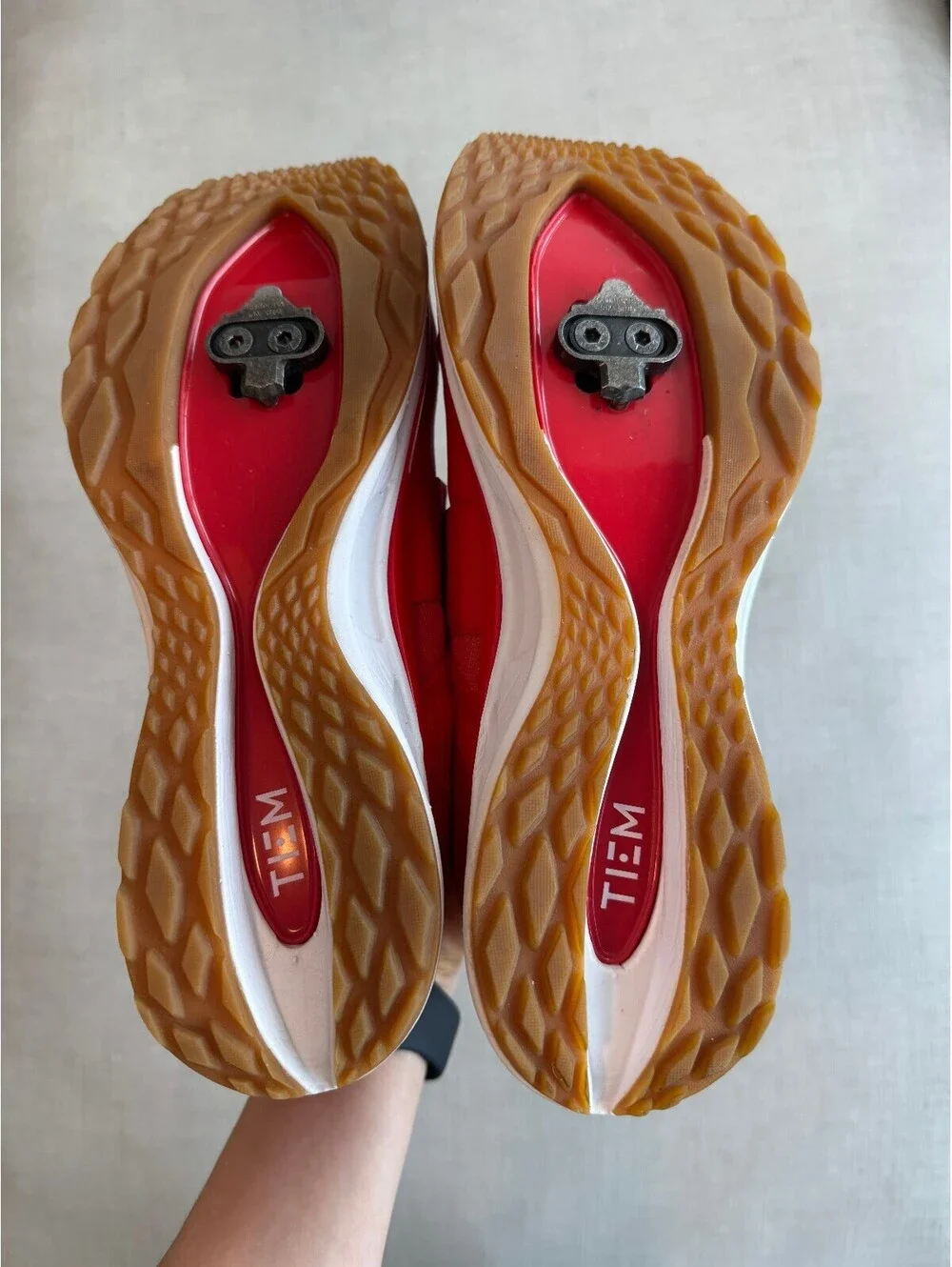 TIEM Slipstream Indoor Cycling Shoes Solar Red Size 9.5 Cleats Included - Picture 7 of 7